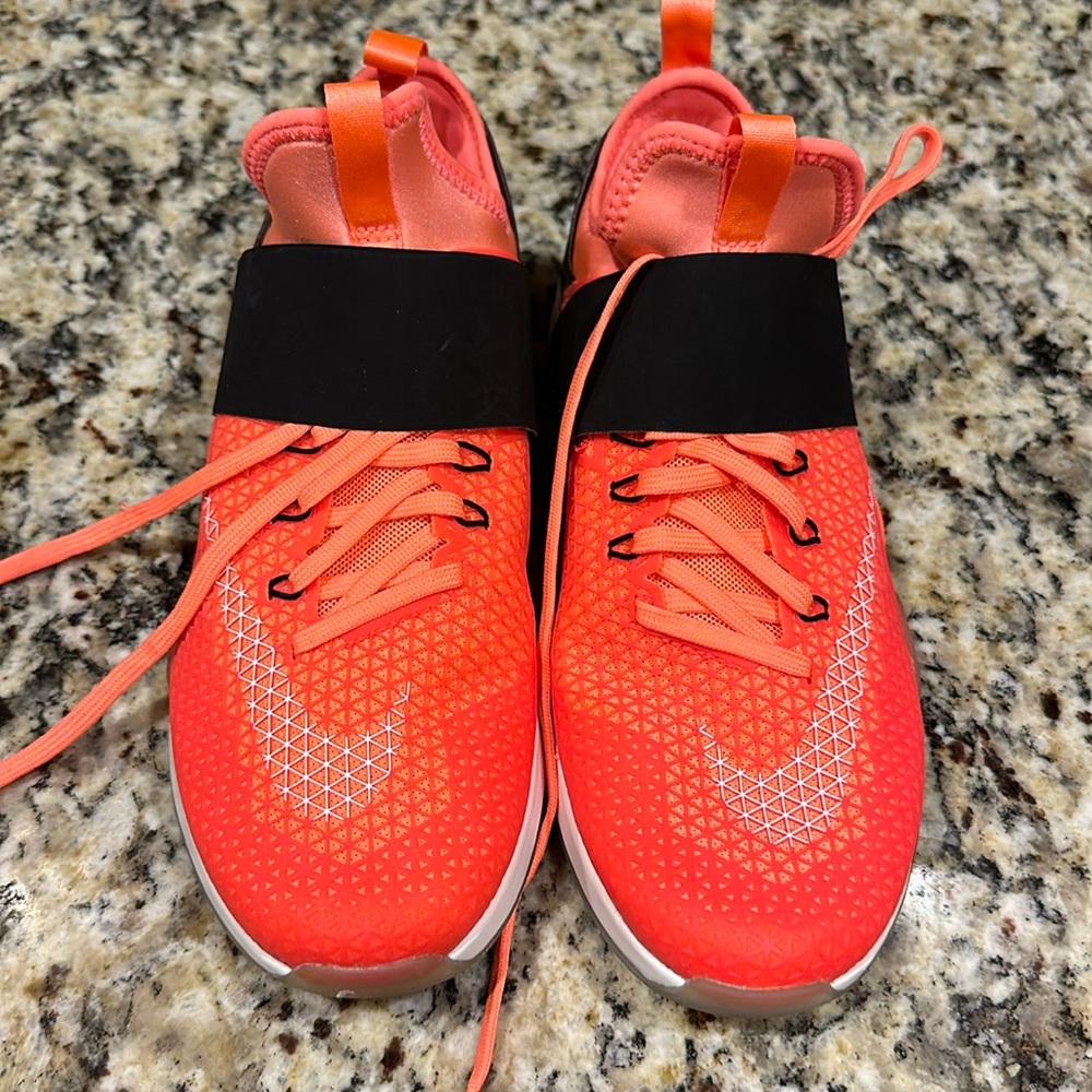 Nike Air Zoom Strong Womens shoes Size 7